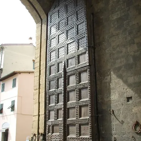 Borgo San Frediano - Flo *